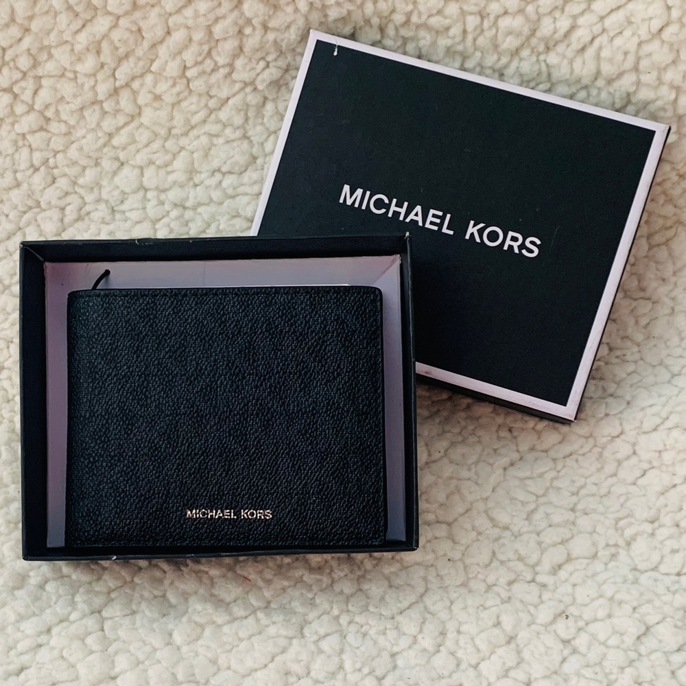 NWT Michael Kors Bifold Wallet - Picture 7 of 8